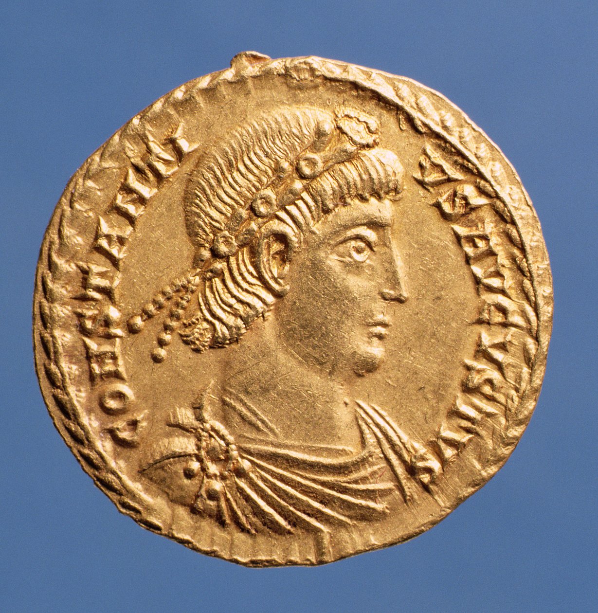 Solidus (Vorderseite) von Constantinius II. (337-361) drapiert, mit einem juwelenbesetzten Diadem. Inschrift: CONSTANTIVS AVGVSTVS von Roman