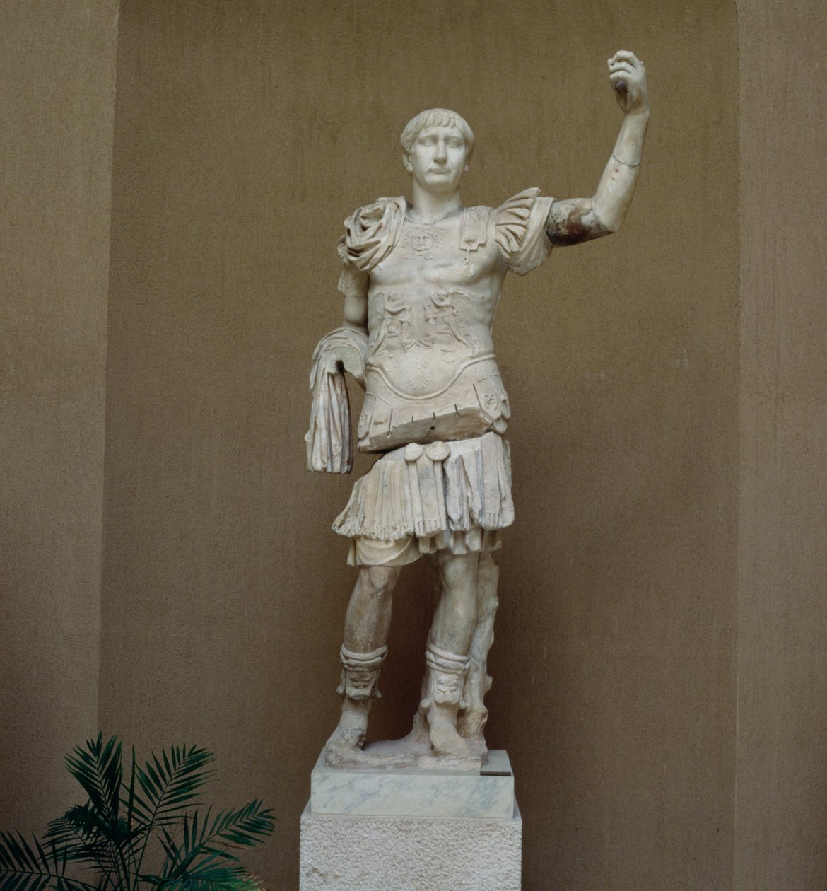 Statue des Kaisers Trajan (53-117 n. Chr.) (Marmor) von Roman