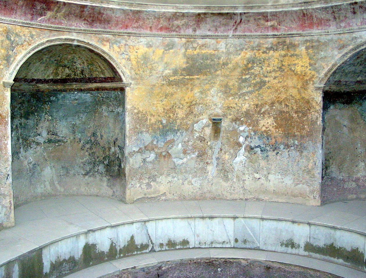 Das Frigidarium der Forumsthermen von Roman
