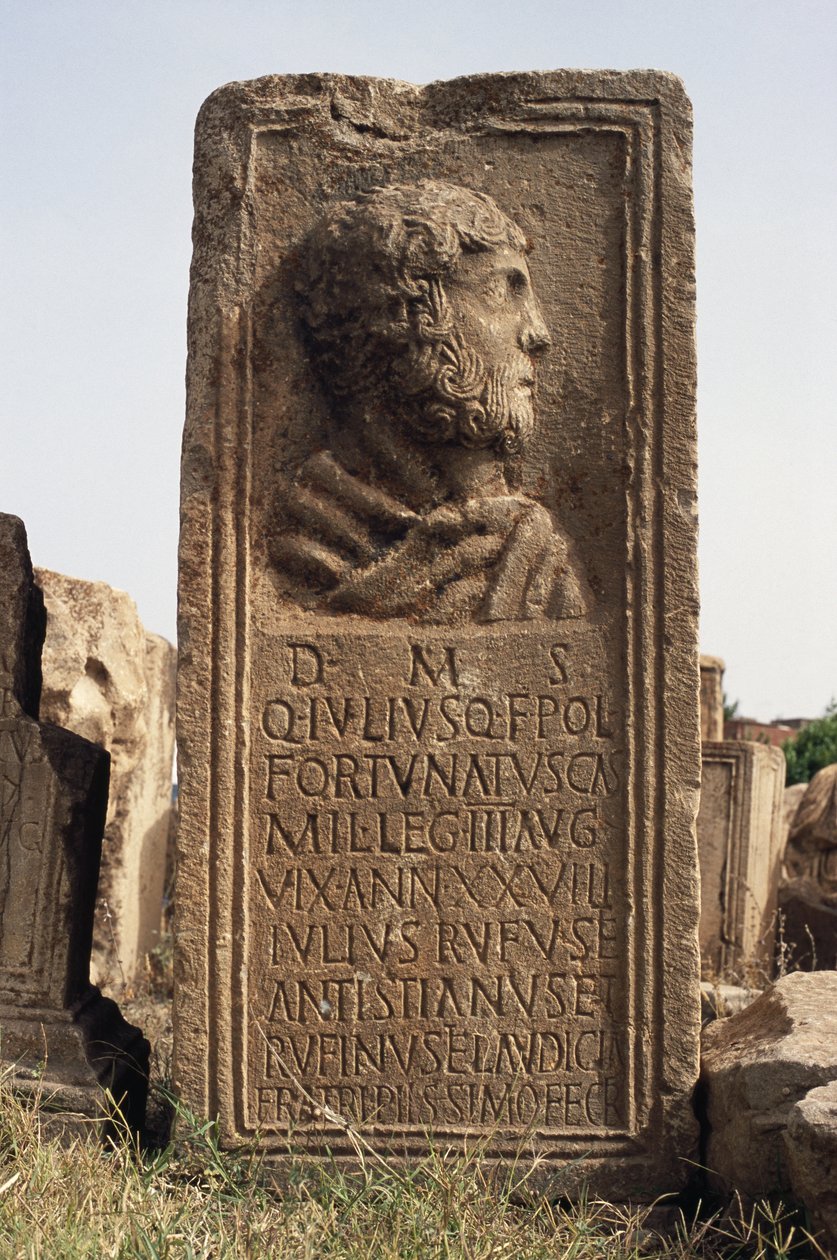 Stele mit einem Profil und einem Text von Roman Imperial Period