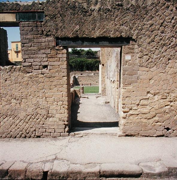 Haus der Nische von Roman Roman