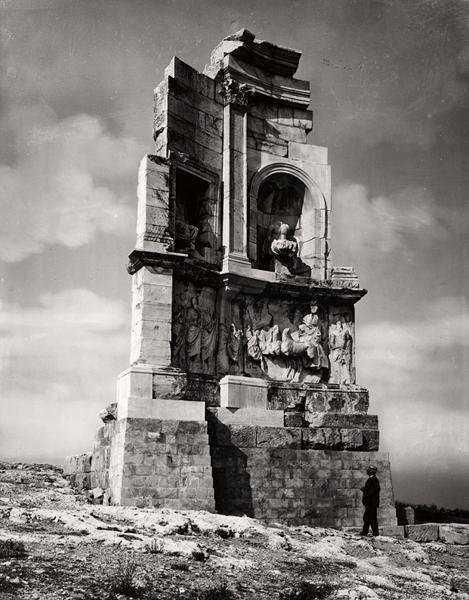 Das Monument von Philopappos (90-115) ca. 116 von Roman