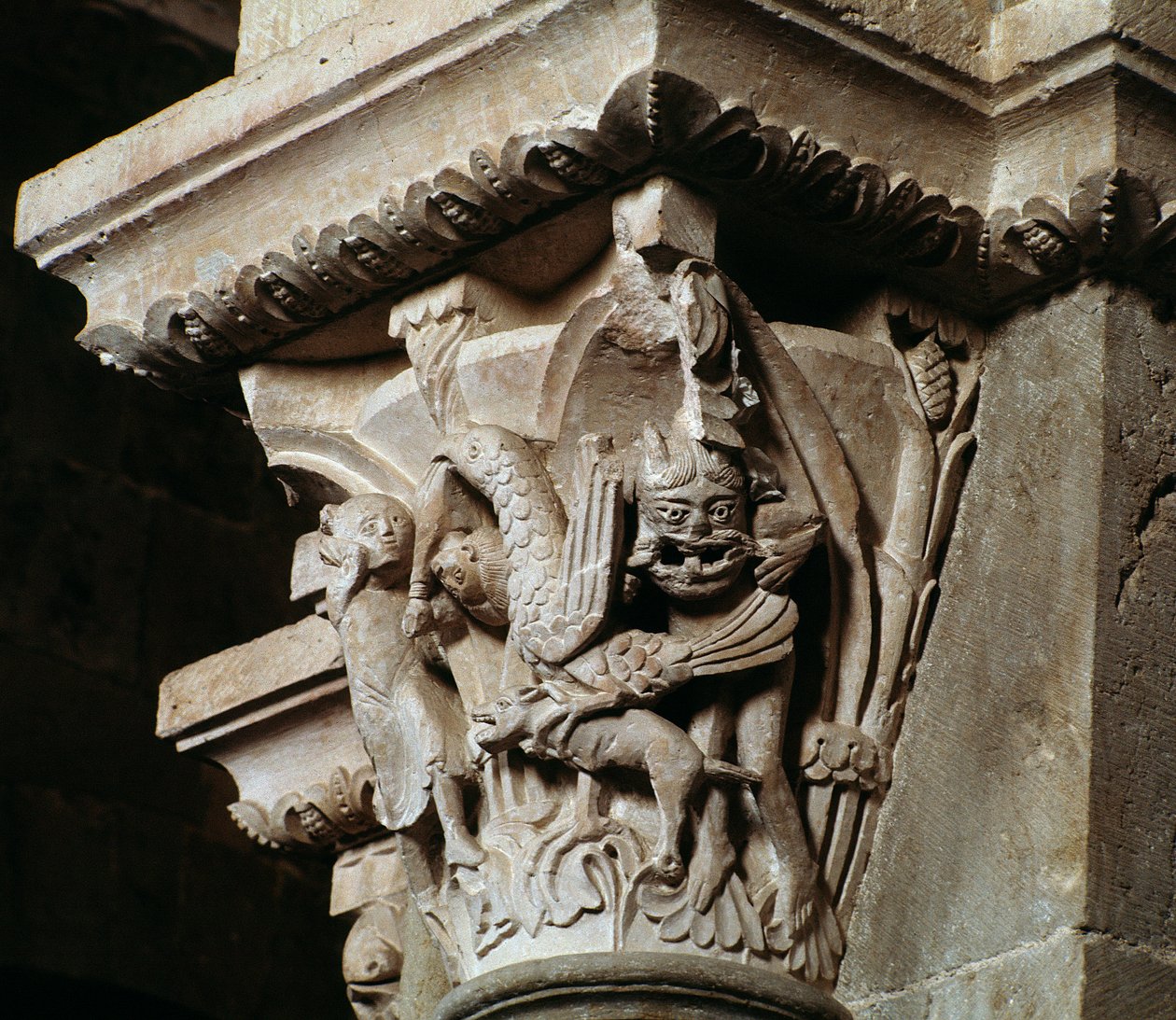 Entführung des Ganymed (gemeißeltes Kapital) von Romanesque