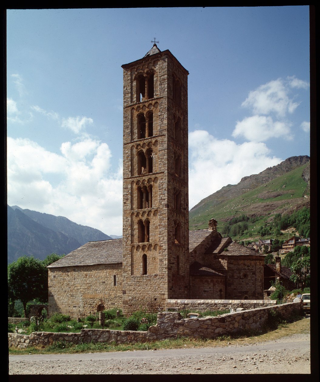 Ansicht der Kirche von Romanesque