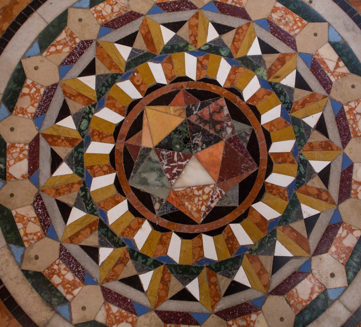 Markusdom, Kirche, Bodenmosaik von School Italian