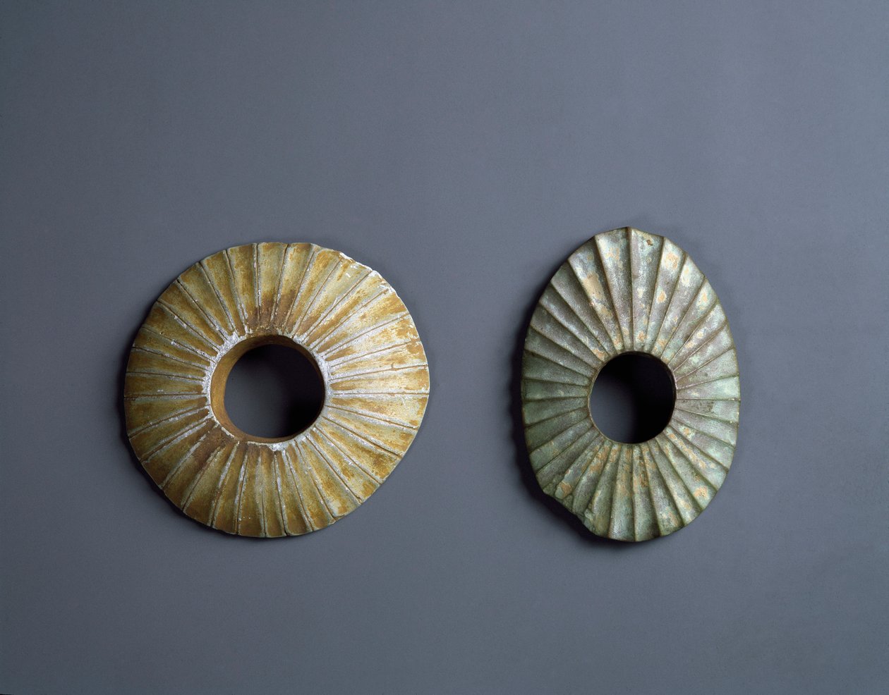 Feuersteinarmillas, Jomon-Periode 10000-300 v. Chr. von Japanese School