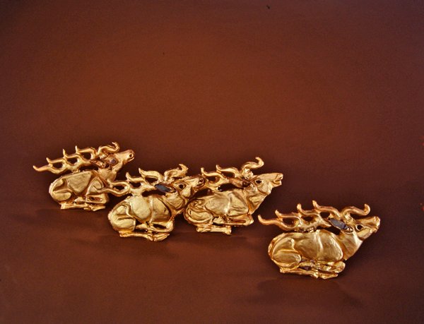 Rentier, vier Platten von einem Holzköcher (Gold & Türkis) von Scythian