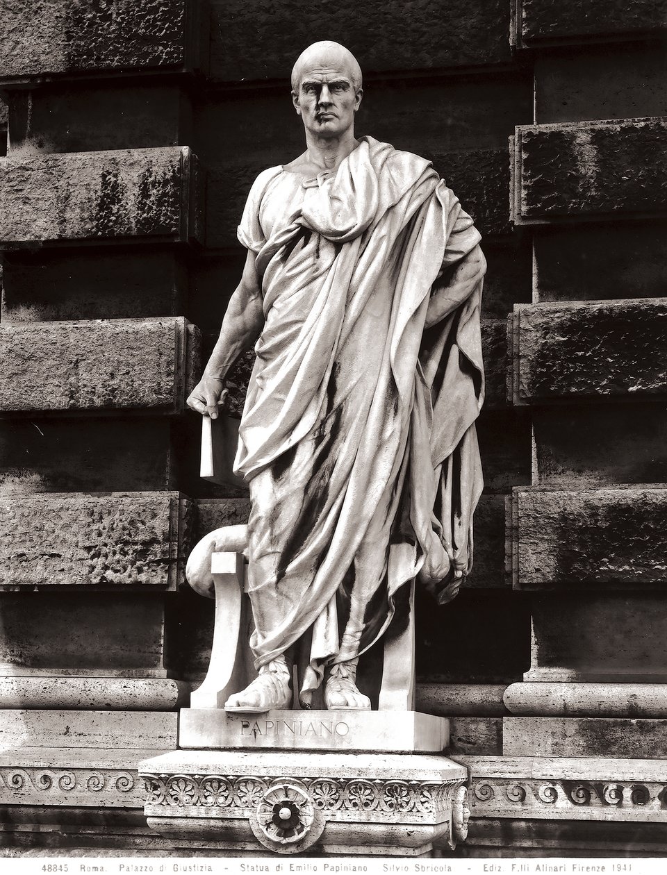 Statue von Emilio Papiniano (Marmor) von Silvio Sbricoli