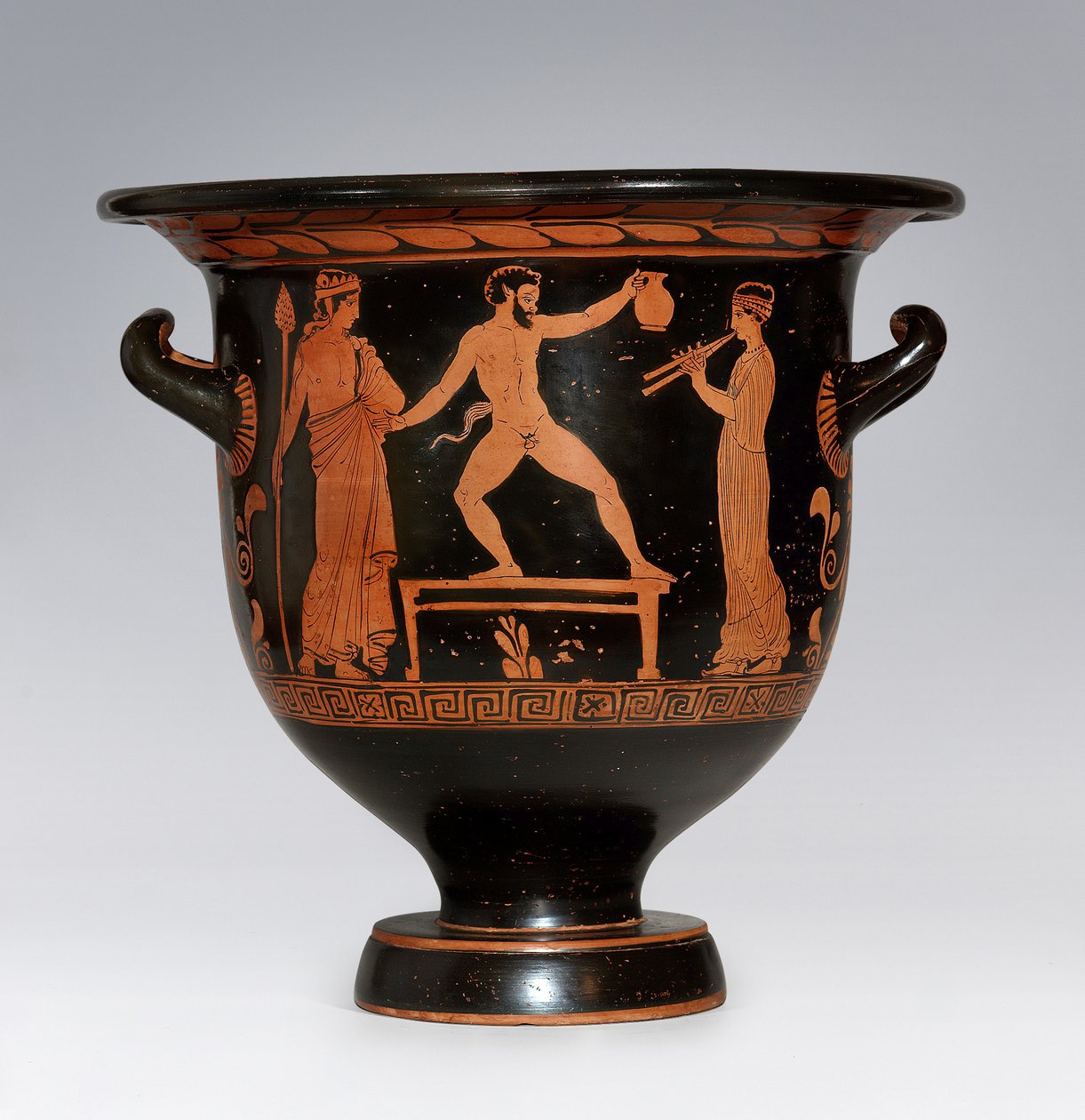 Satyr tanzt Apulischer Krater, ca. 420-410 v. Chr. von Sisyphus Painter