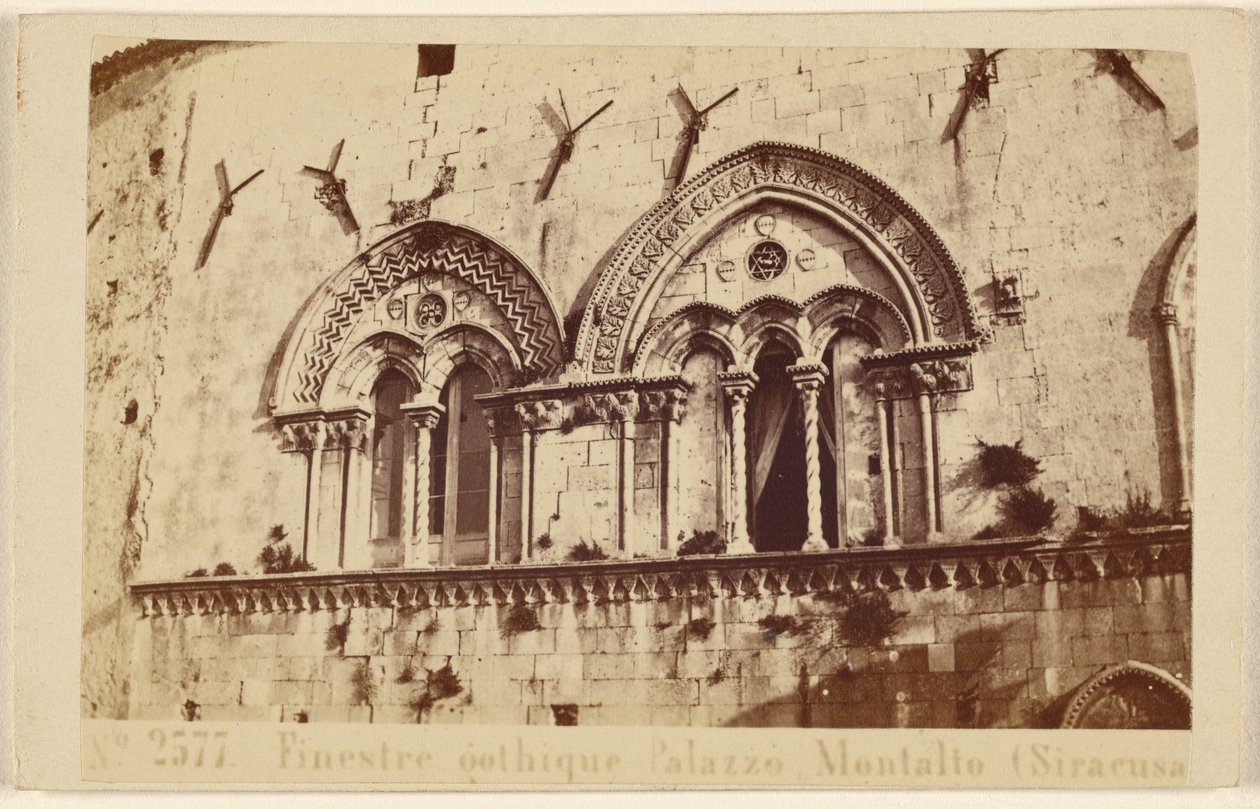 Gotisches Fenster Palazzo Montalto (Syrakus) von Sommer and Behles