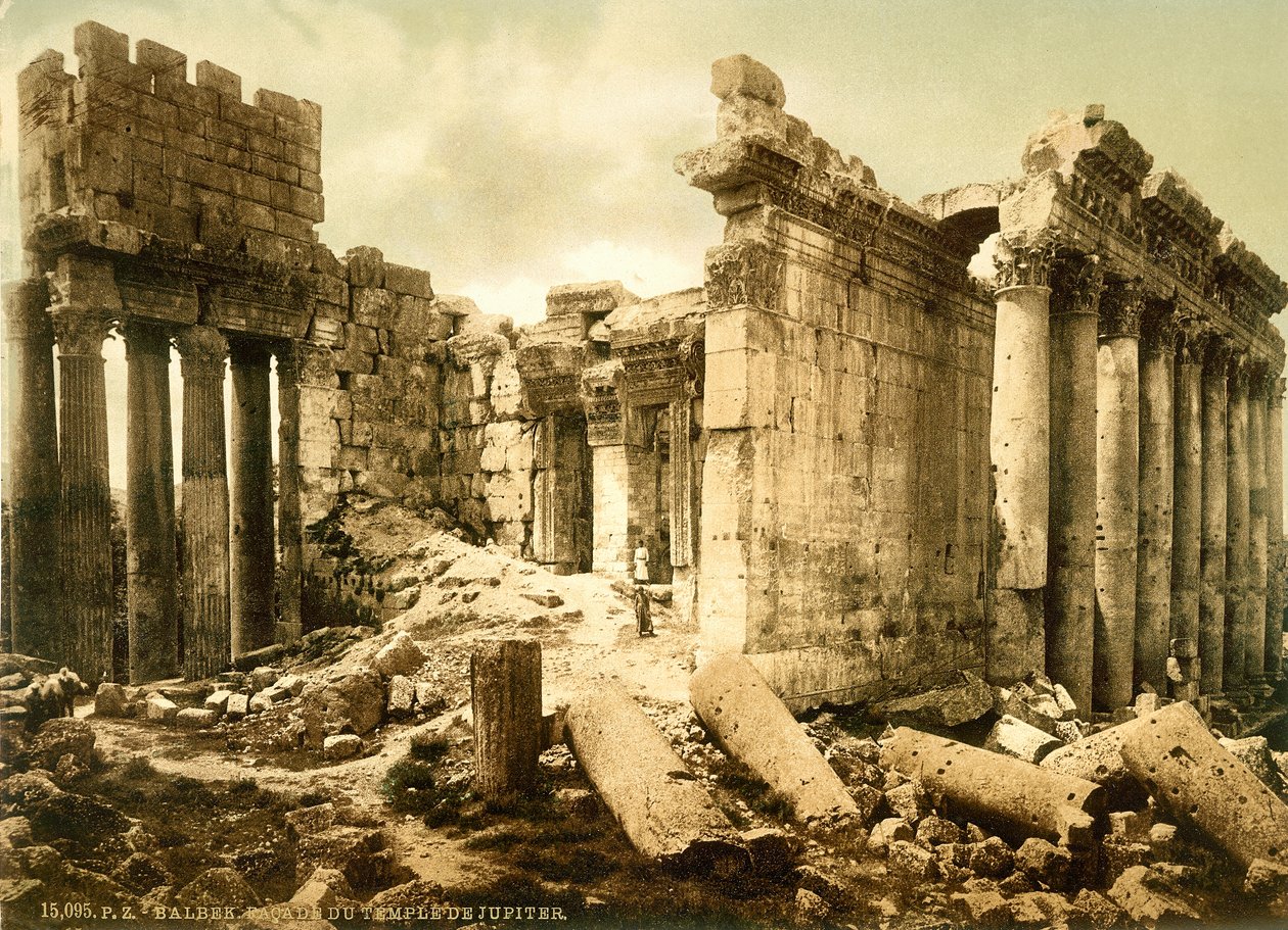 Tempel des Bacchus, Baalbek, ca. 1880-1900 von Swiss Photographer