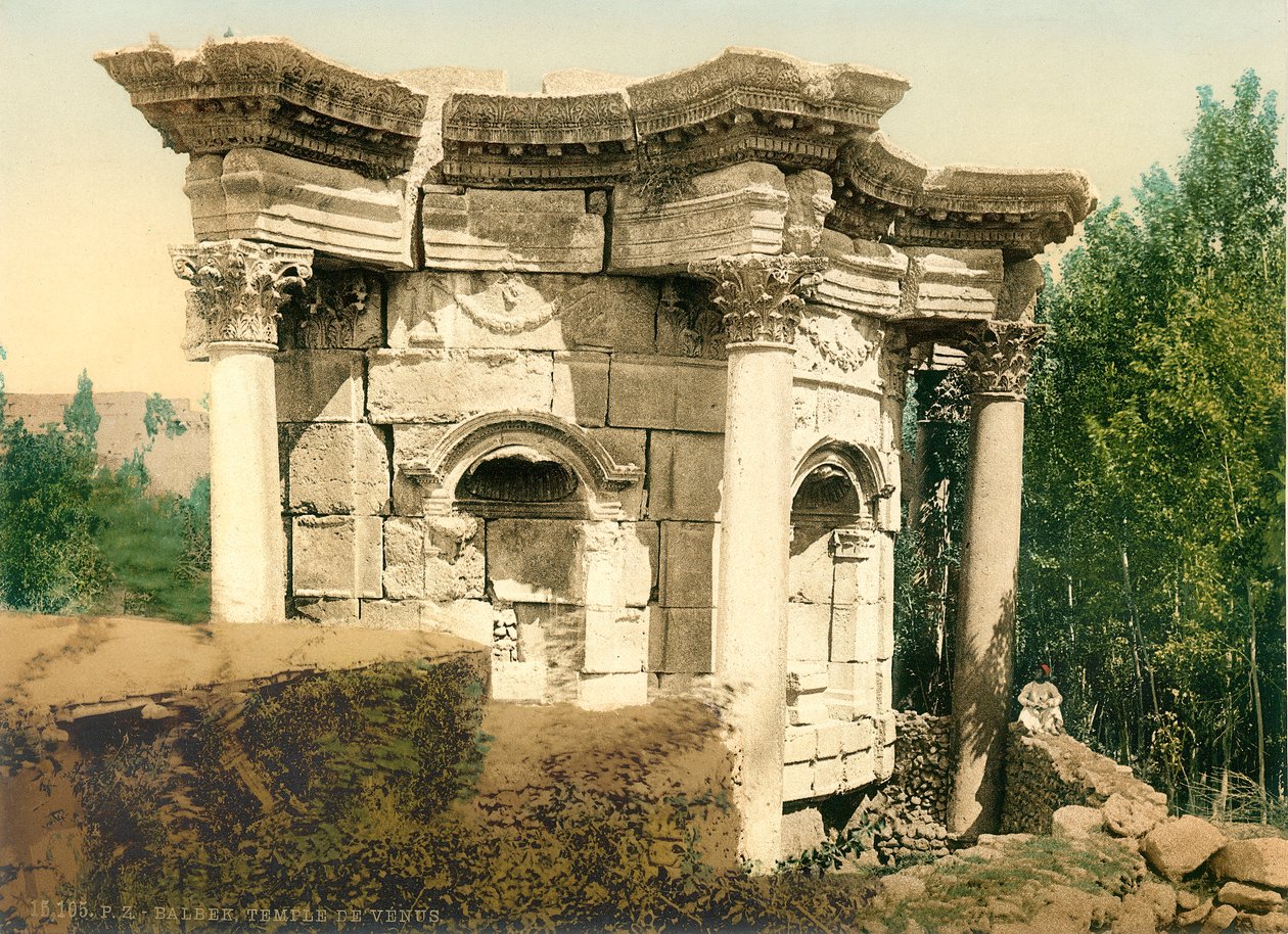 Der einzigartige runde Tempel in Baalbek, bekannt als der Tempel der Venus, ca. 1880-1900 von Swiss Photographer