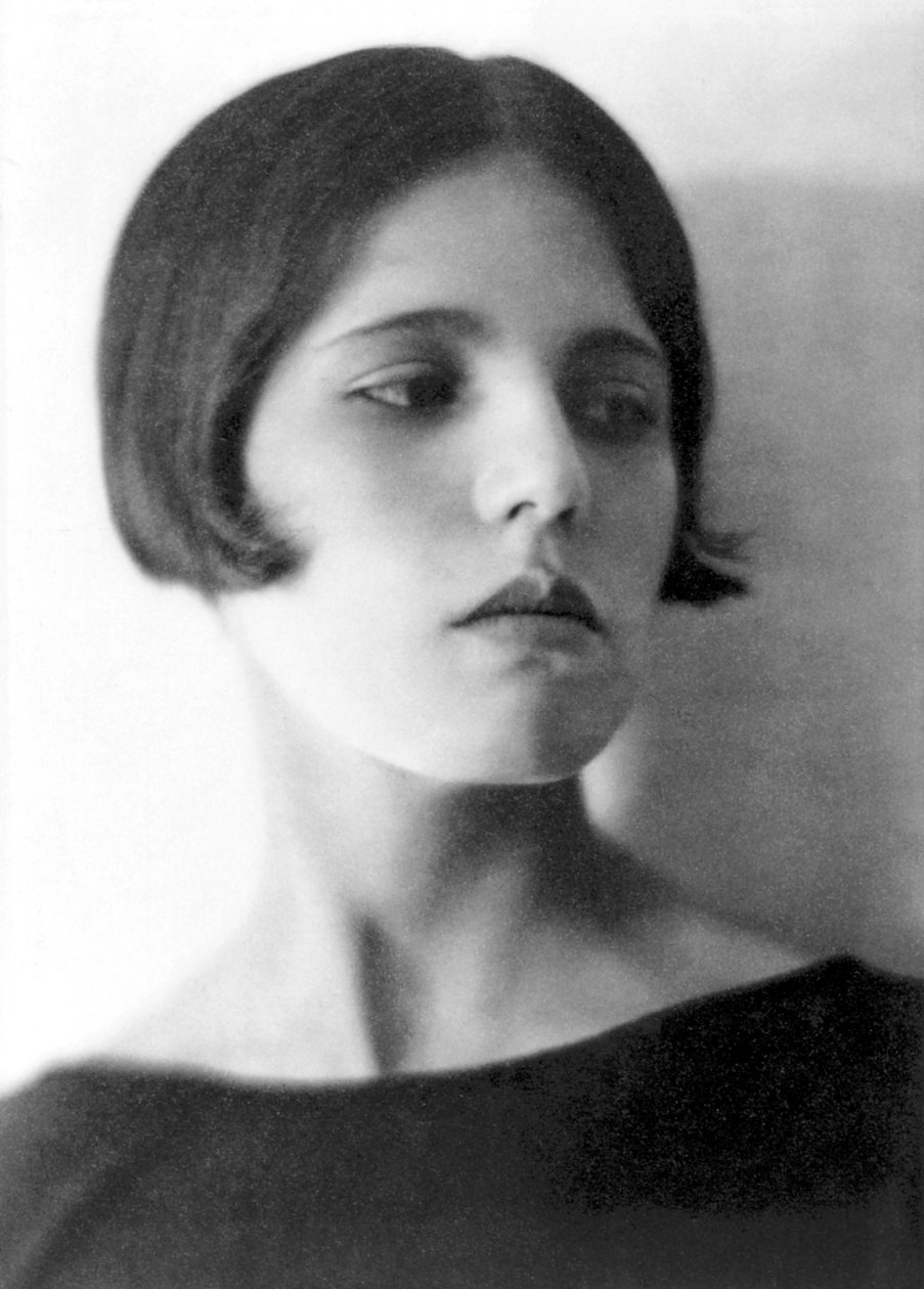 Maria Marin de Orozco, Mexiko-Stadt, ca. 1925 von Tina Modotti