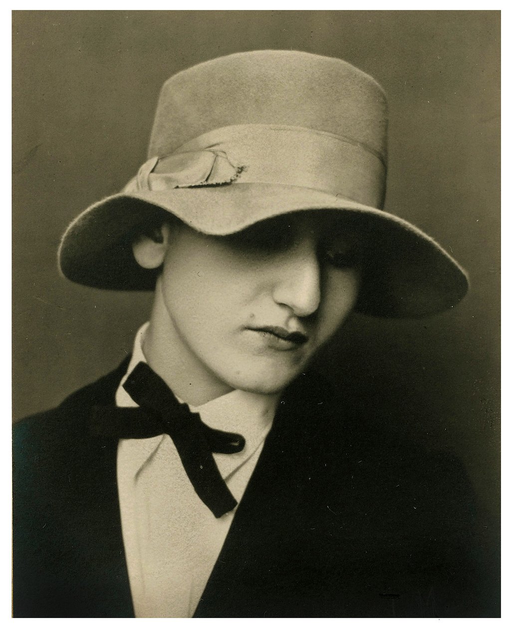 Porträt von Anita Brenner, ca. 1925 von Tina Modotti