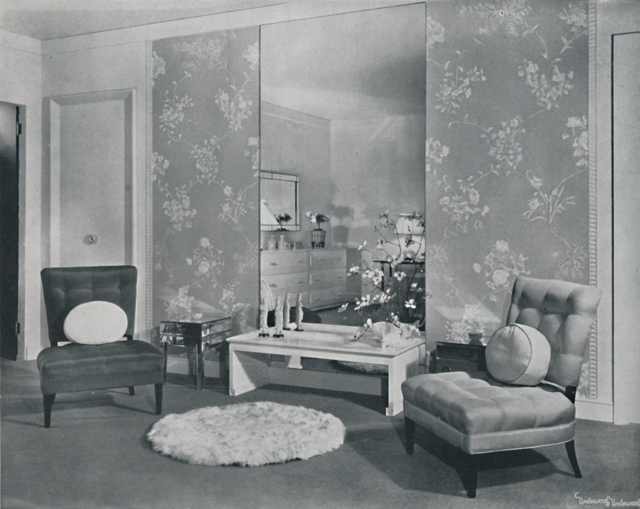 Ein modernes Schlafzimmer inspiriert von den Chinesen, 1942 von Unbekannt