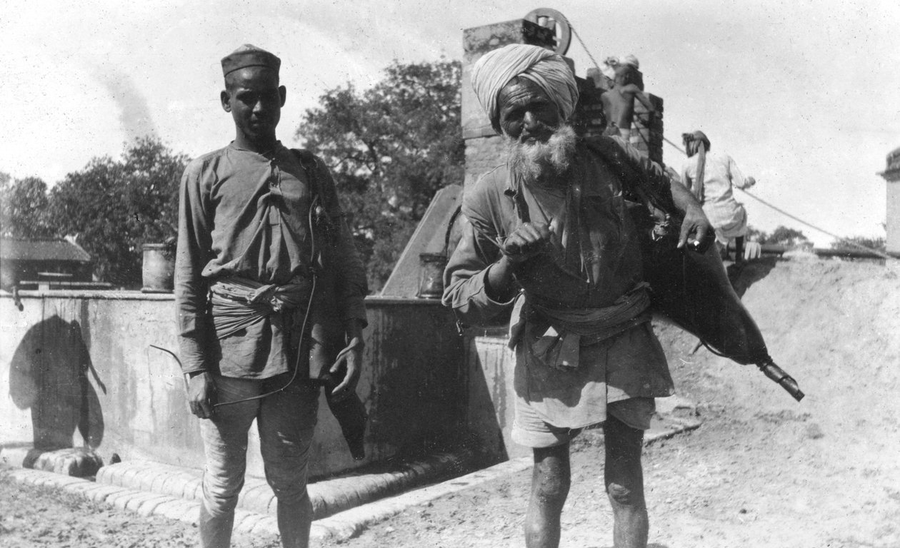 Bhistis oder Wasserträger, Agra, Indien, 1916-1917 von Unbekannt