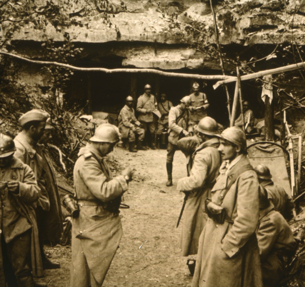 Höhlen, Mennevilliers, Frankreich, um 1914-1918 von Unbekannt