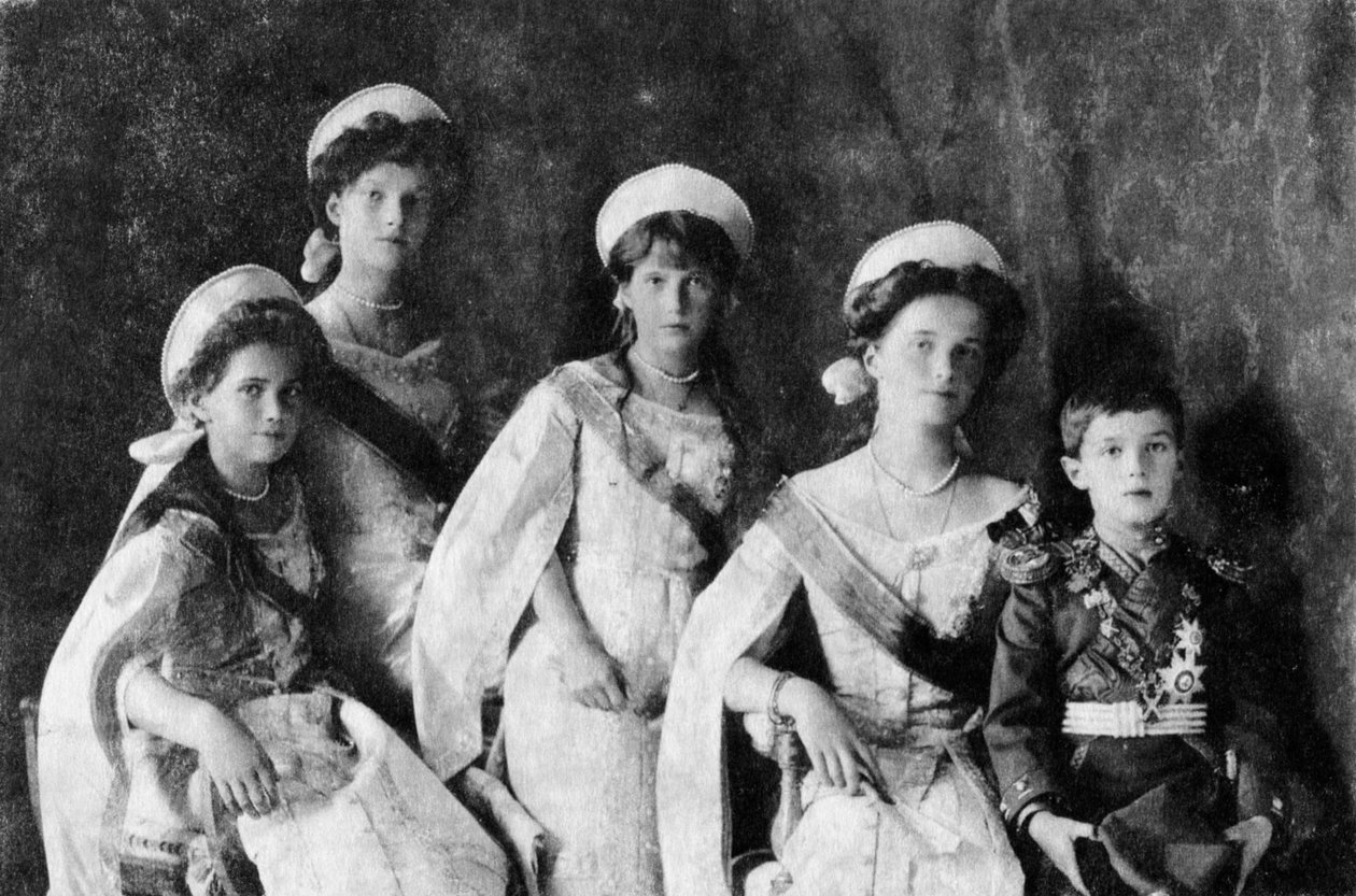 Kinder von Zar Nikolaus II. von Russland, um 1910 von Unbekannt