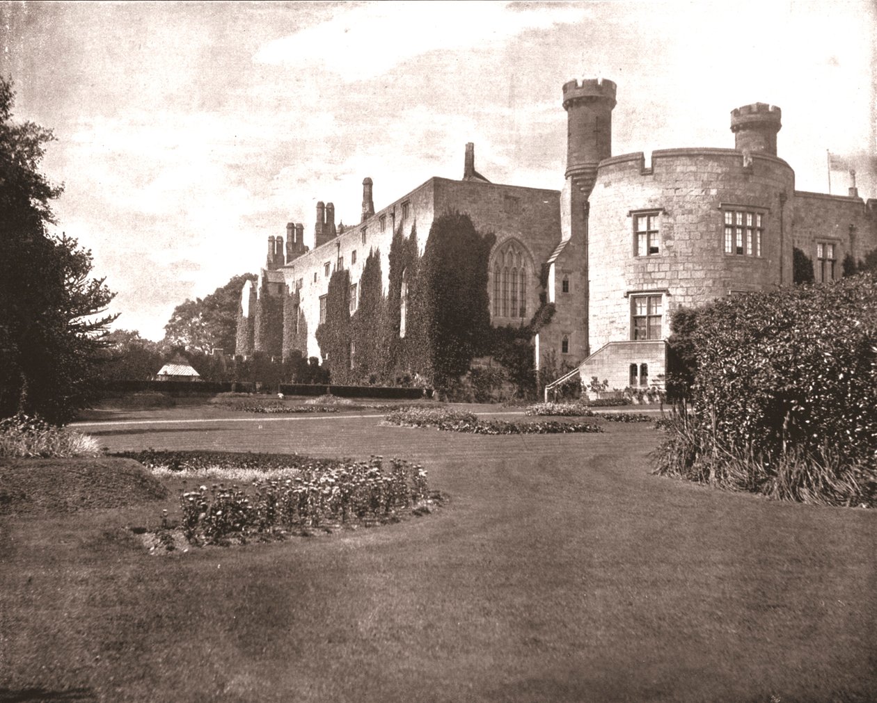 Chirk Castle, Chirk, Wrexham, Wales, 1894 von Unbekannt