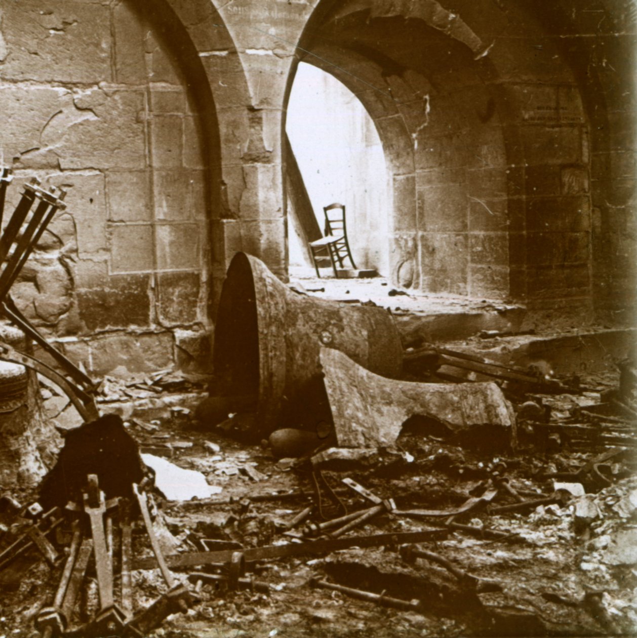 Zerstörte Kirche, Marne, Nordfrankreich von Unbekannt
