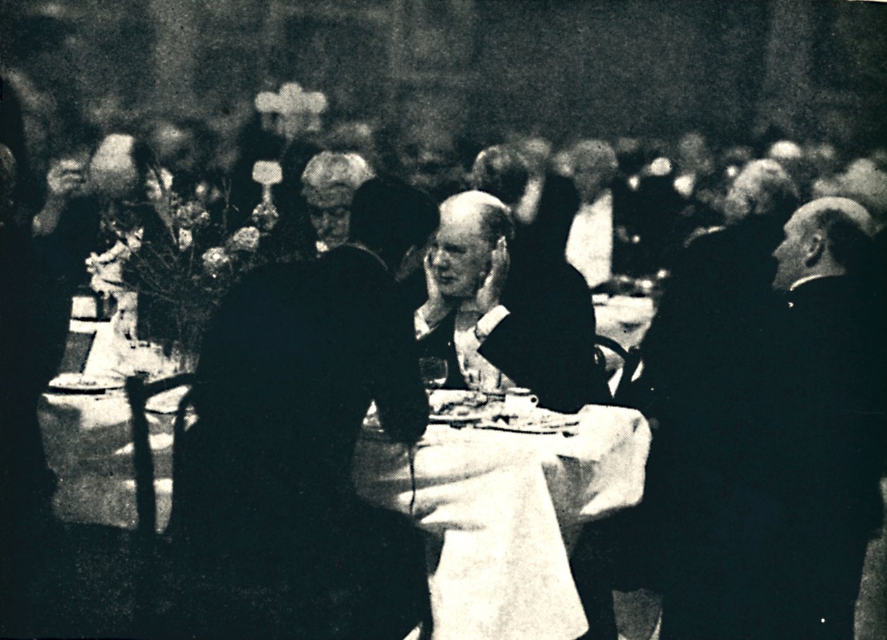Auswärts essen im Burlington House von Unbekannt