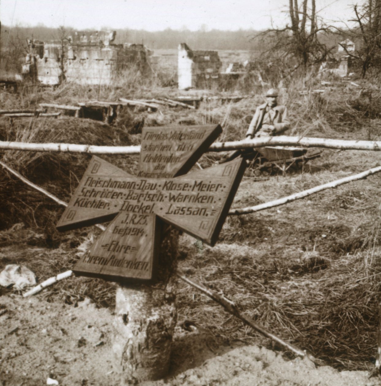 Deutsches Massengrab, um 1914-1918 von Unbekannt