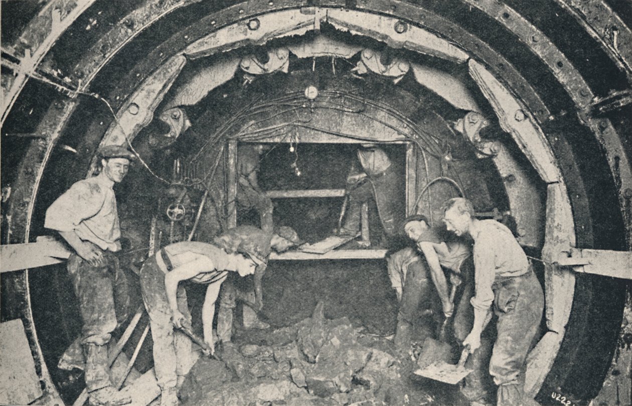 Innerhalb eines Greathead-Tunnelschilds, 1926 von Unbekannt
