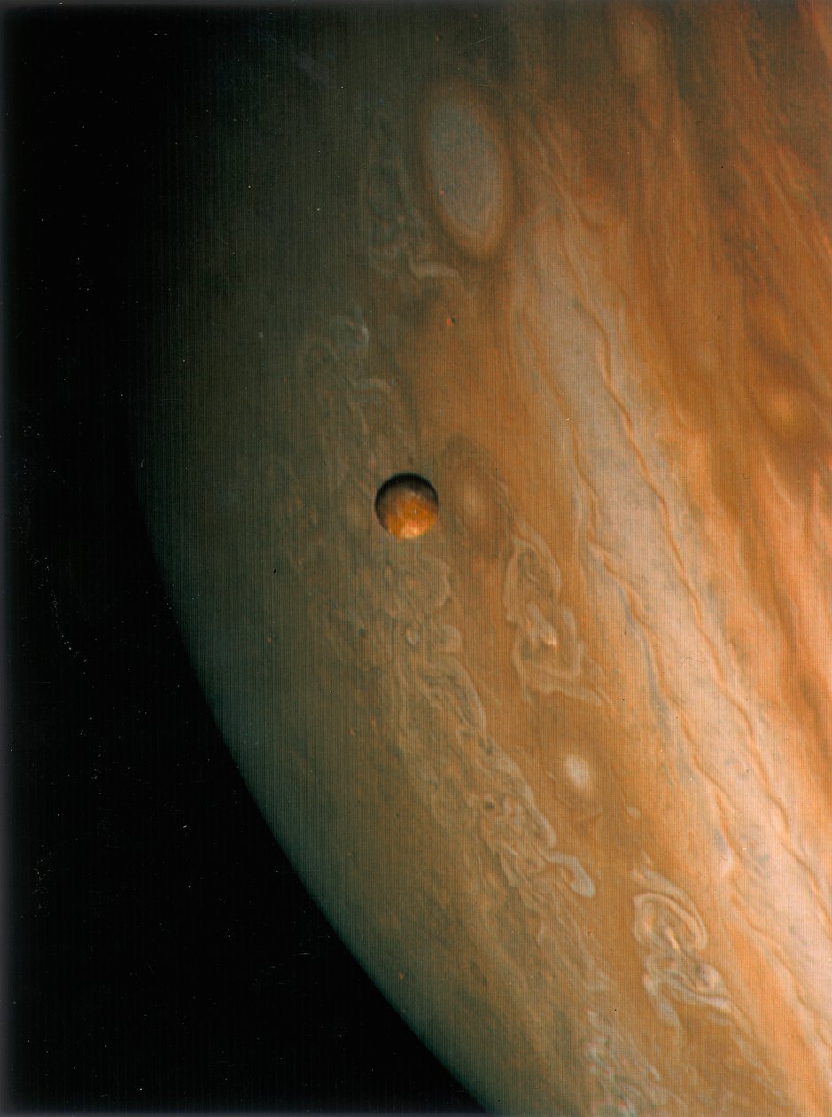 Jupiter und Io, einer seiner Monde, 1979 von Unbekannt