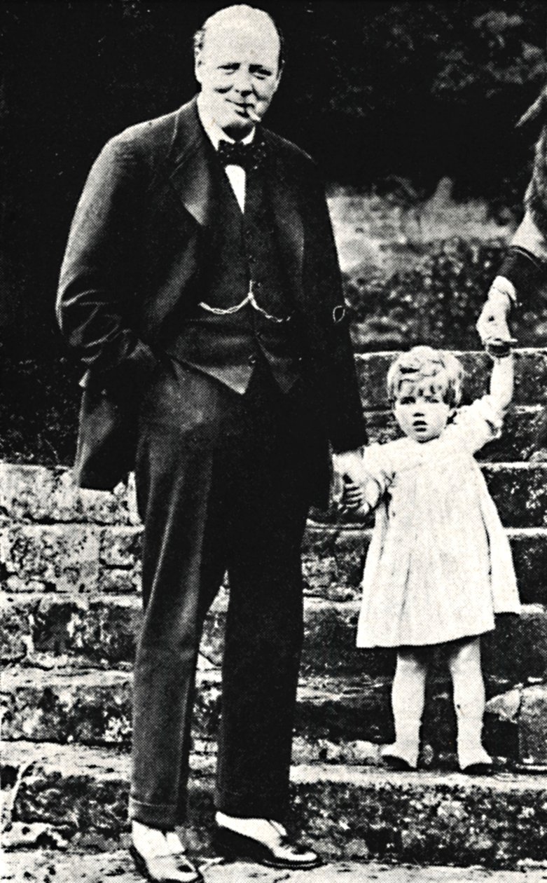 Mr. Churchill mit seiner Tochter, 1924, 1945 von Unbekannt