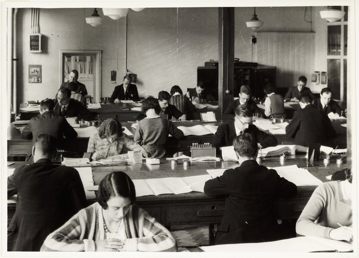 Büroangestellte, um 1930 von Unbekannt