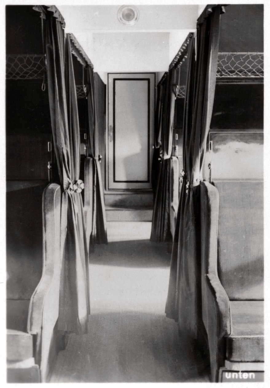 Passagierabteil des Zeppelin LZ 126, ca. 1924 1933 von Unbekannt
