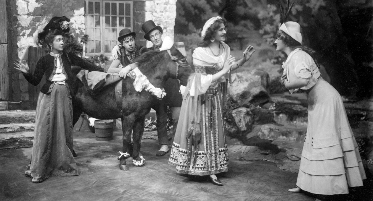 Aufführung von The Gay Gordons, um 1907 von Unbekannt