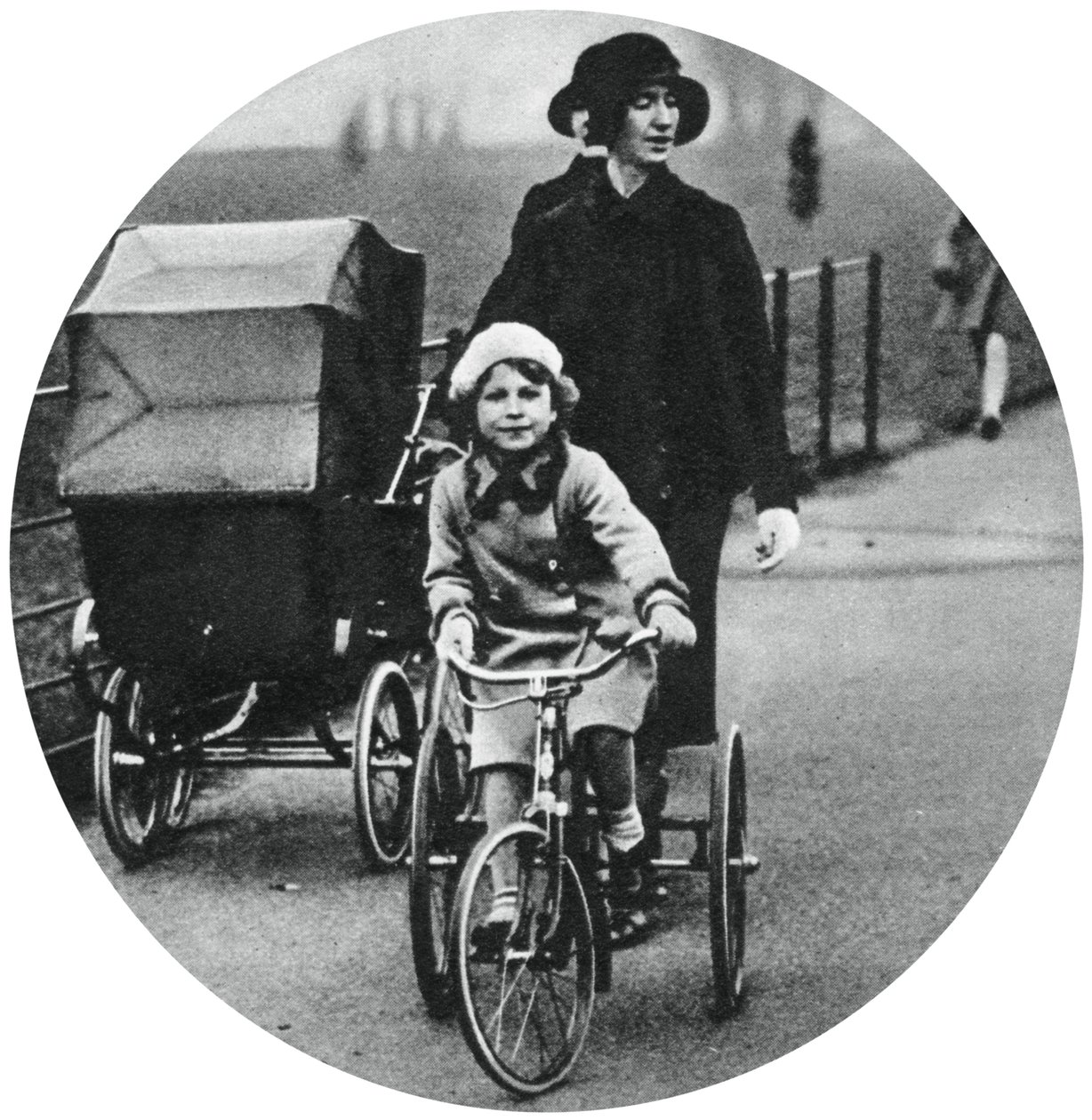 Prinzessin Elizabeth fährt Dreirad, März 1932, 1937 von Unbekannt