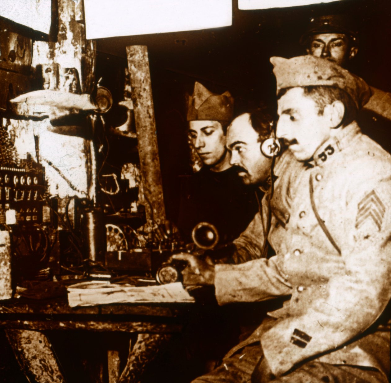 Telefonistin, ca. 1914-1918 von Unbekannt