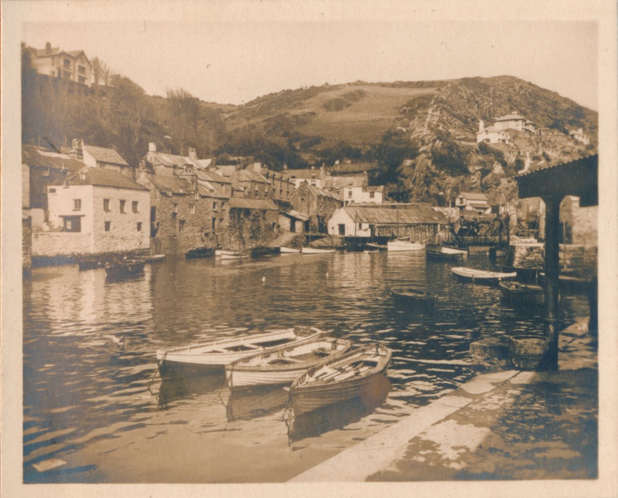 Der Innenhafen - Polperro, 1927 von Unbekannt