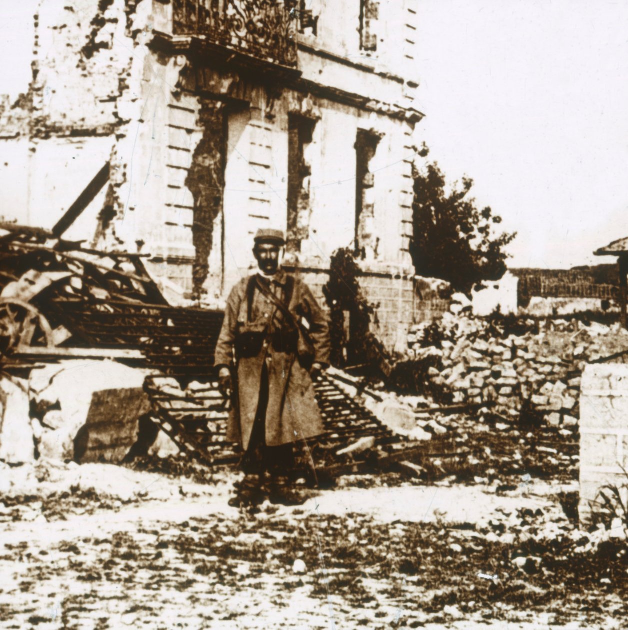 Rathaus in Ablain-Saint-Nazaire, Nordfrankreich, um 1914-1918 von Unbekannt