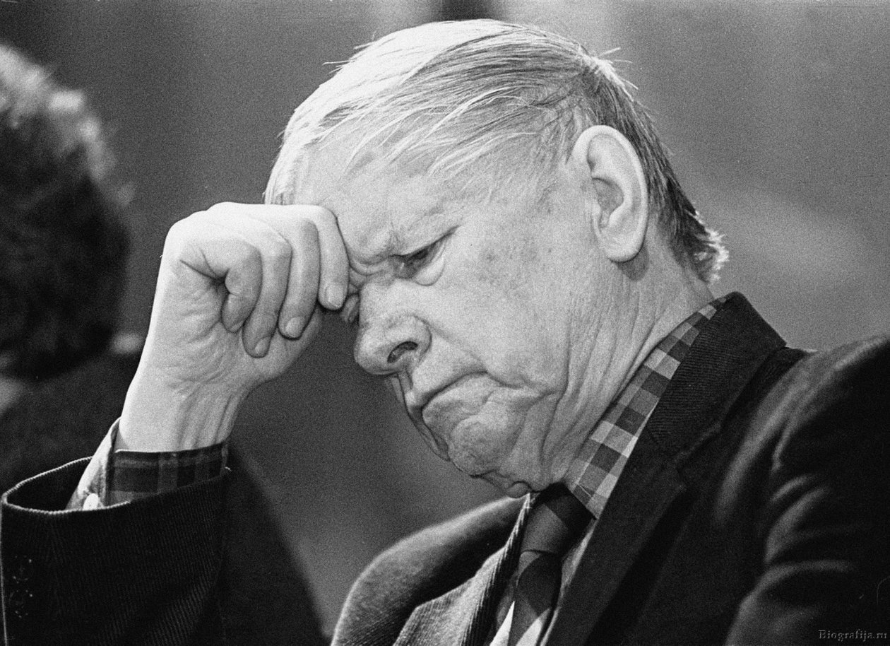 Vasil Bykaw 1924-2003, 1990er Jahre von Unbekannt