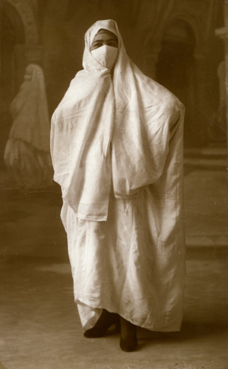 Verschleierte Frau, Algier, Algerien, 1943 von Unbekannt