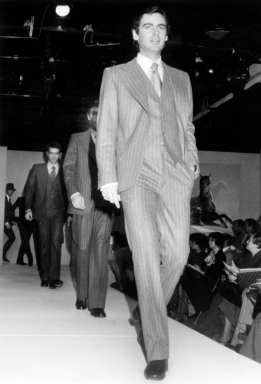 Männer-Modenschau für die Pierre Cardin Frühling-Sommer Kollektion 1973-1974, 7. Februar 1977 von Unbekannt Unbekannt
