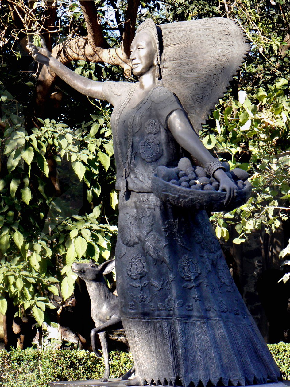 Statue von Dolores Olmedo von Unbekannt