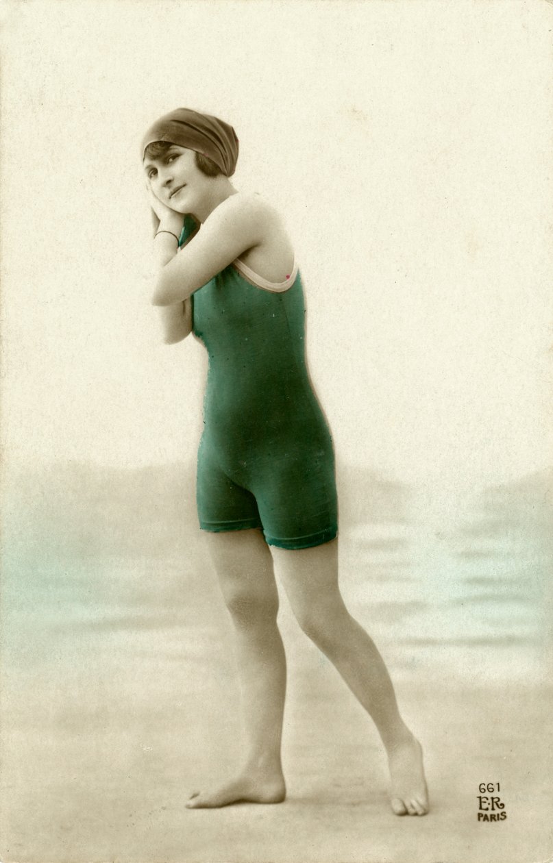 Frau im Badeanzug, ca. Anfang 1900 (Postkarte) von Alec Hunter