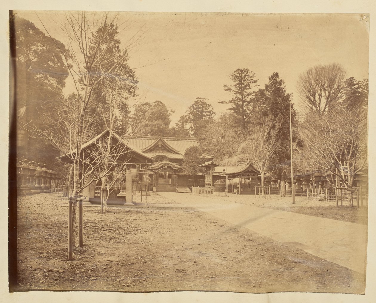 [Hof in einem nicht identifizierten japanischen Tempel] von Unknown artist