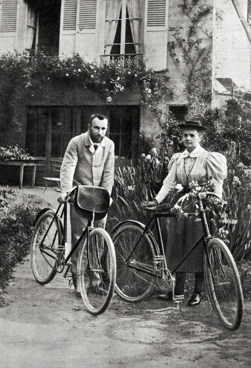 Pierre und Marie Curie in ihrem Garten von Unknown photographer