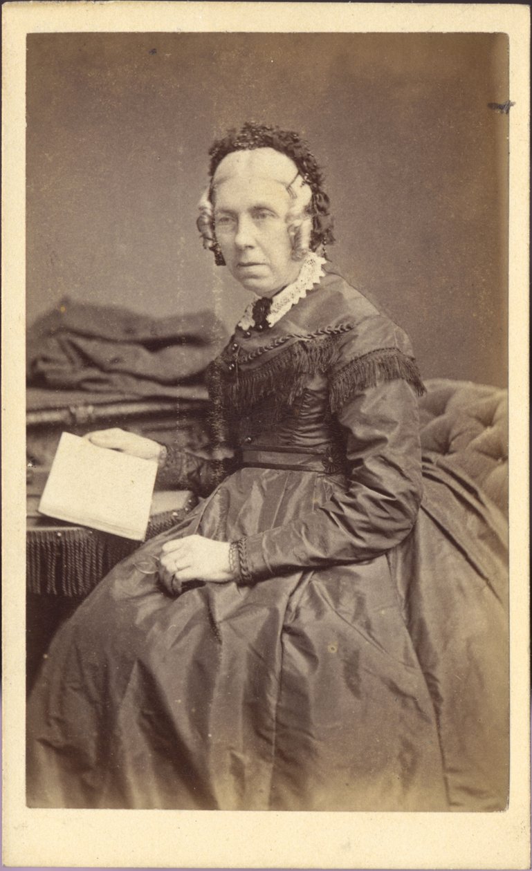 Frau mit einem Buch, ca. 1860 von Unknown photographer