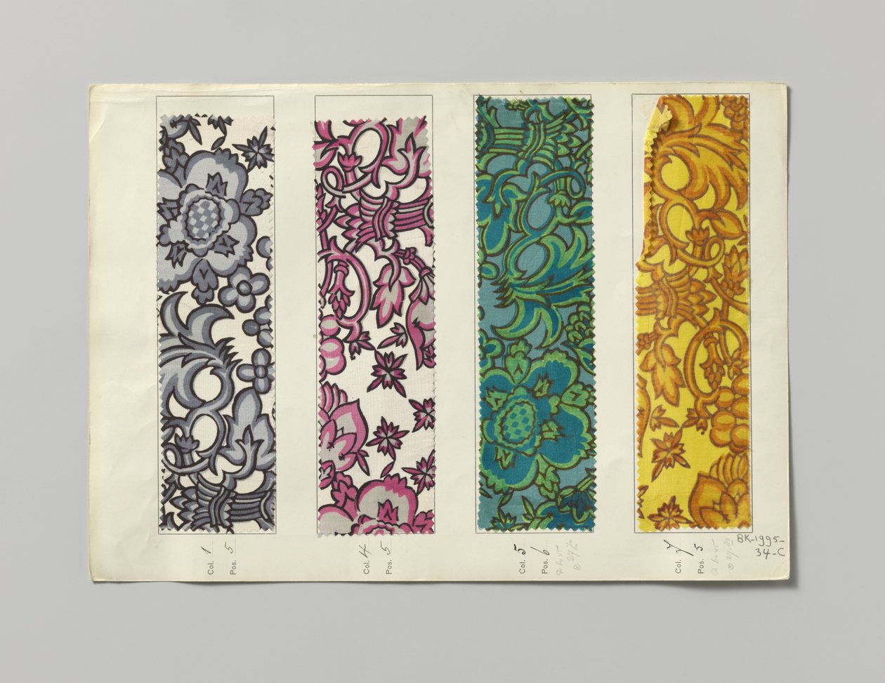 Stoffprobe mit bedruckter Seide, Muster Aussee von Wiener Werkstätte