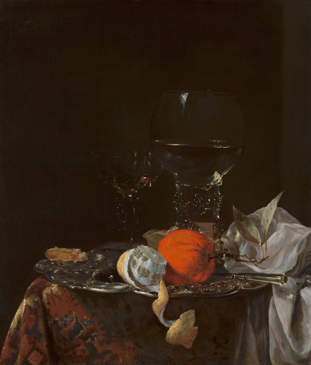 Stillleben mit Früchten und Gläsern auf einer Silberschale von Willem Kalf