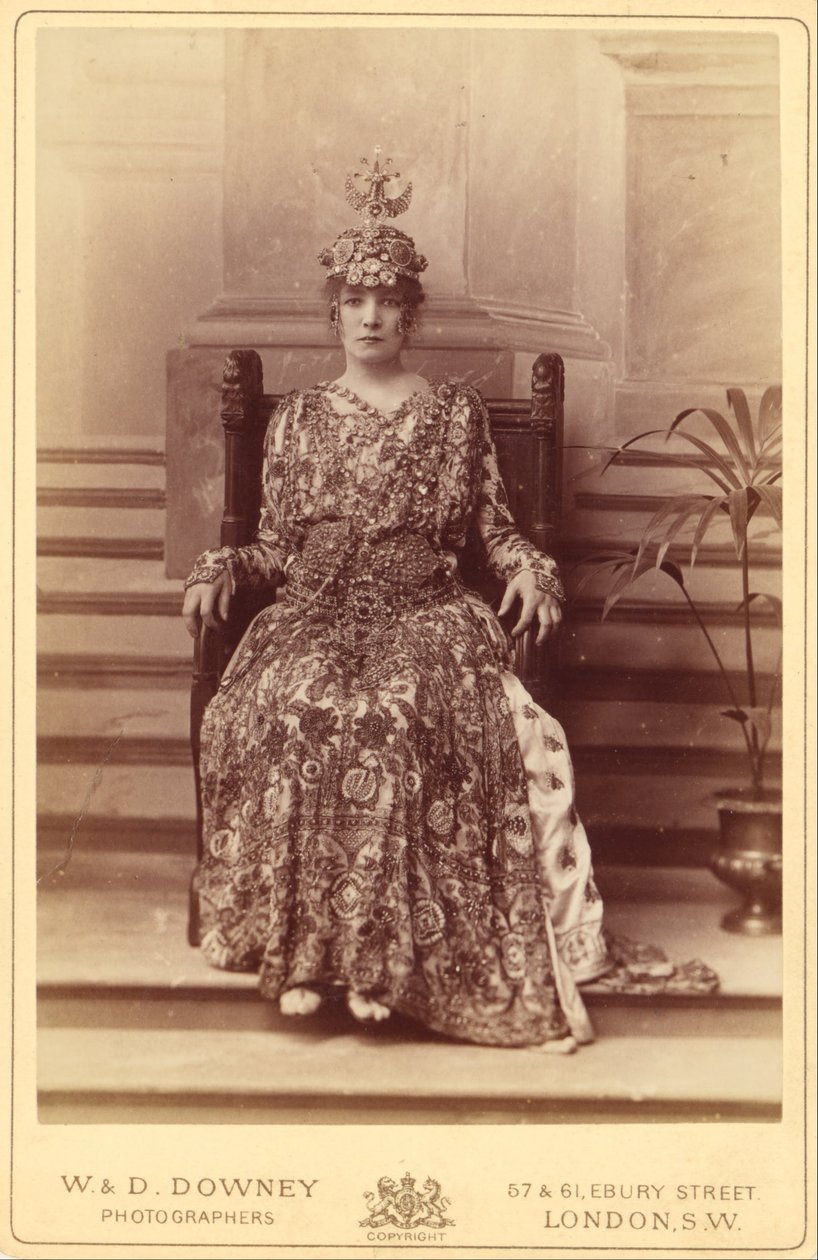 Sarah Bernhardt als Kaiserin Theodora in Sardous Theodora von William and Daniel Downey