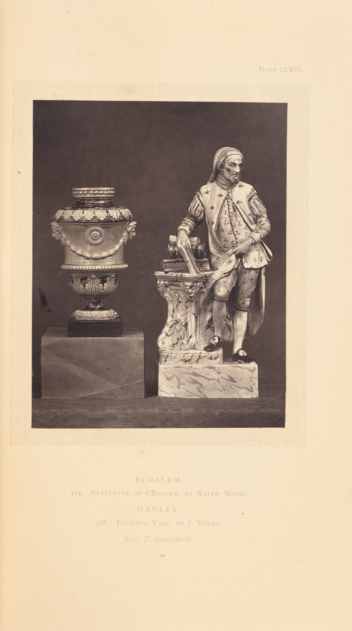 Vase und Statue von William Chaffers