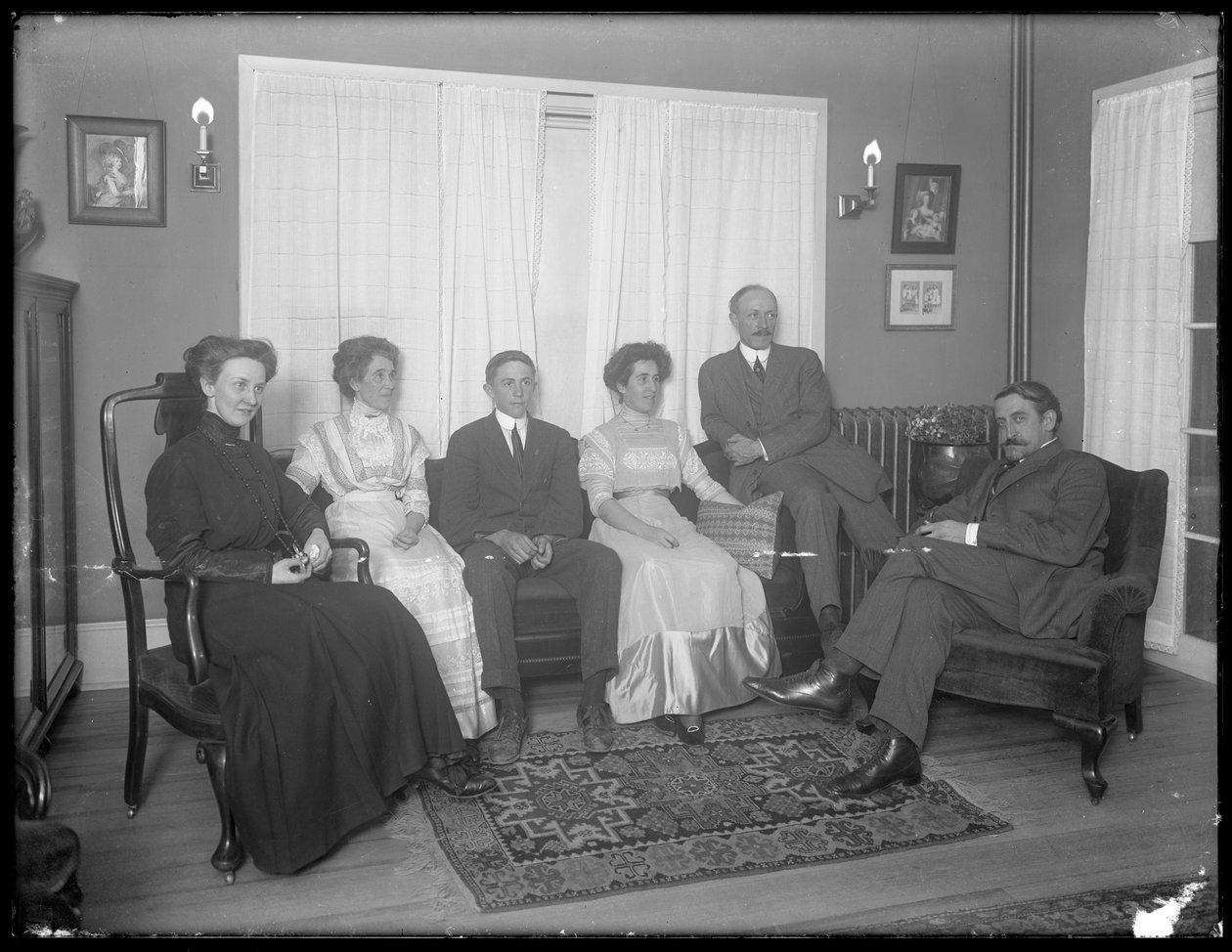 Familienporträt der Quinns, ca. 1911-12 von William Davis Hassler