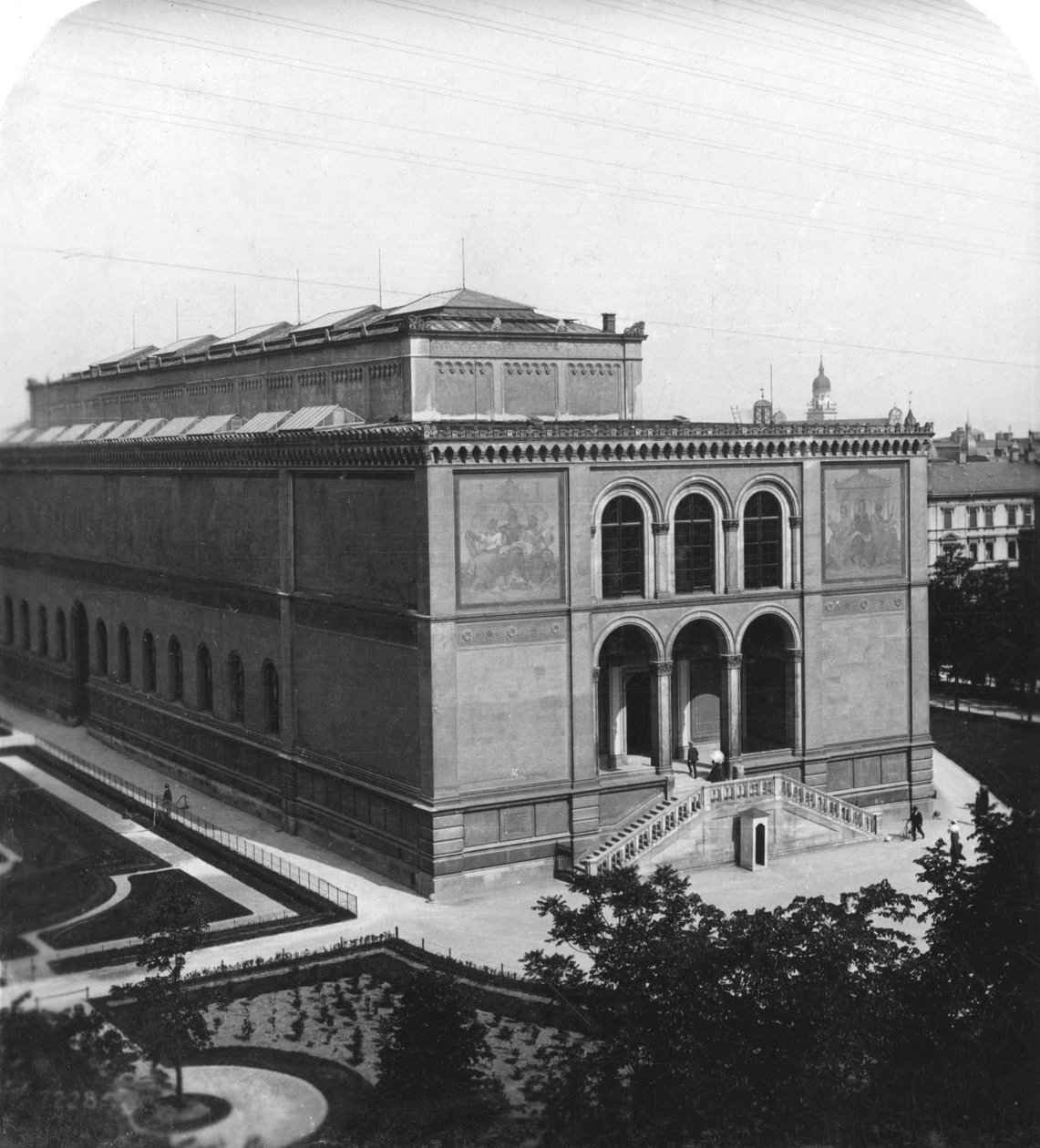 Die Neue Pinakothek, München, Deutschland von Wurthle and Sons